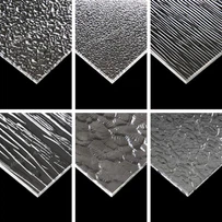 Átlátszó mintás épületüveg