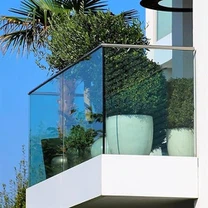 Kerítés és korlát laminált üvegpanel opció